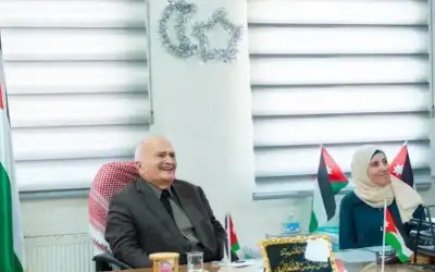 الأمير الحسن يفتتح مركز صحي مخيم