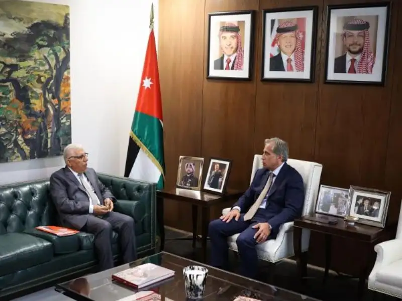 رئيس الوزراء: ضرورة تطوير أدوات مؤسسات