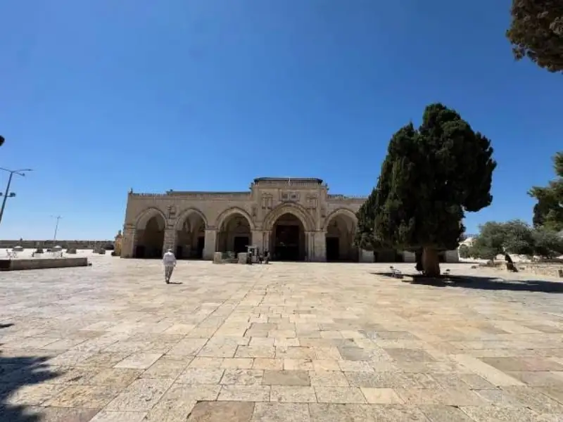 إعادة فتح أبواب المسجد الأقصى بعد