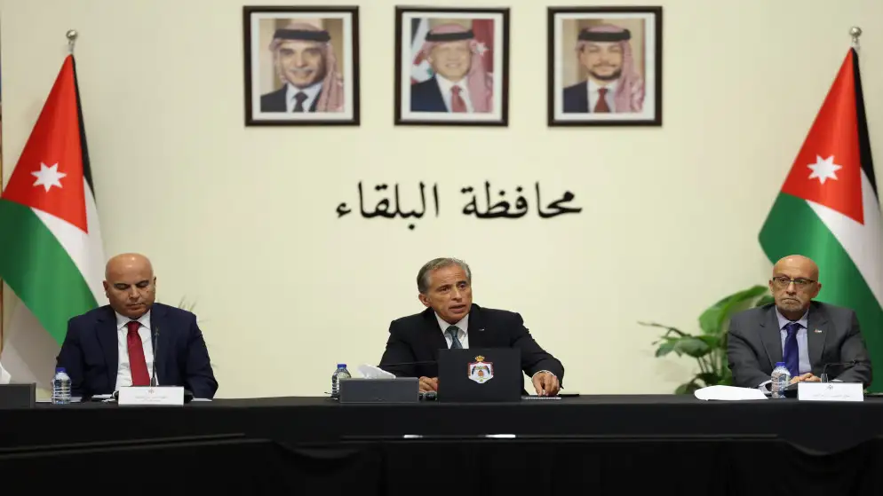 رئيس الوزراء: عجلة الحياة لن تتوقف