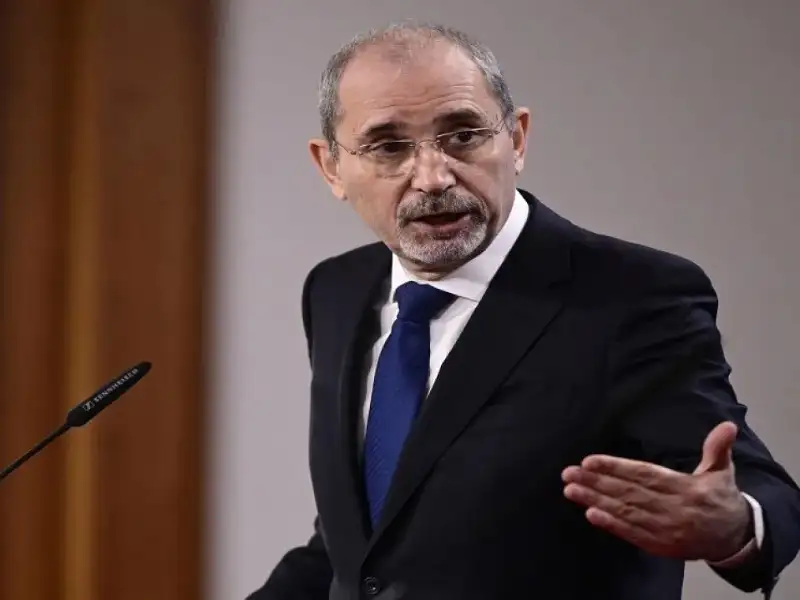 وزير الخارجية ونظيره التايلاندي يؤكدان ضرورة