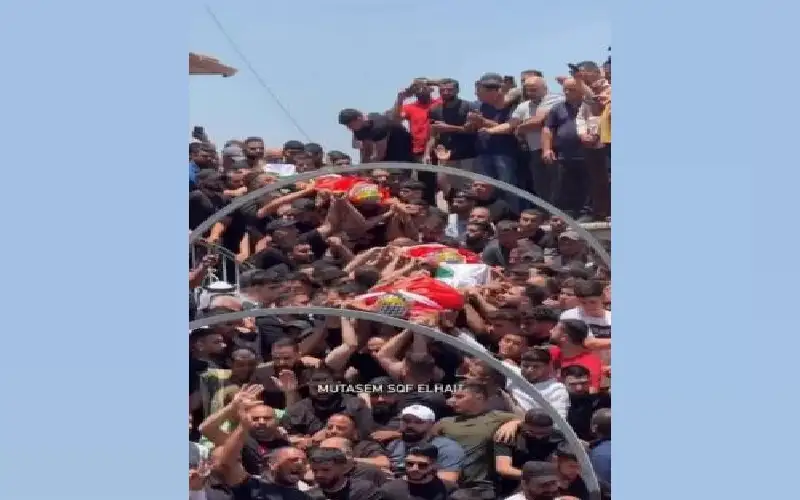 جماهير غفيرة تشيع جثامين شهداء كفر