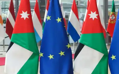 مسؤول أوروبي يدعو لربط مؤتمر الاستثمار