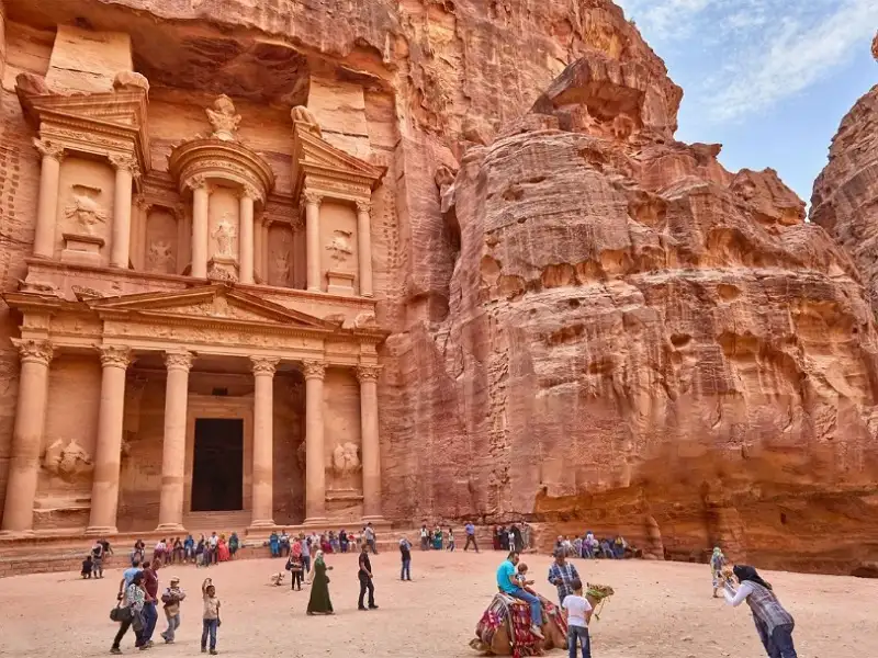 قرار حكومي مهم لدعم القطاع السياحي