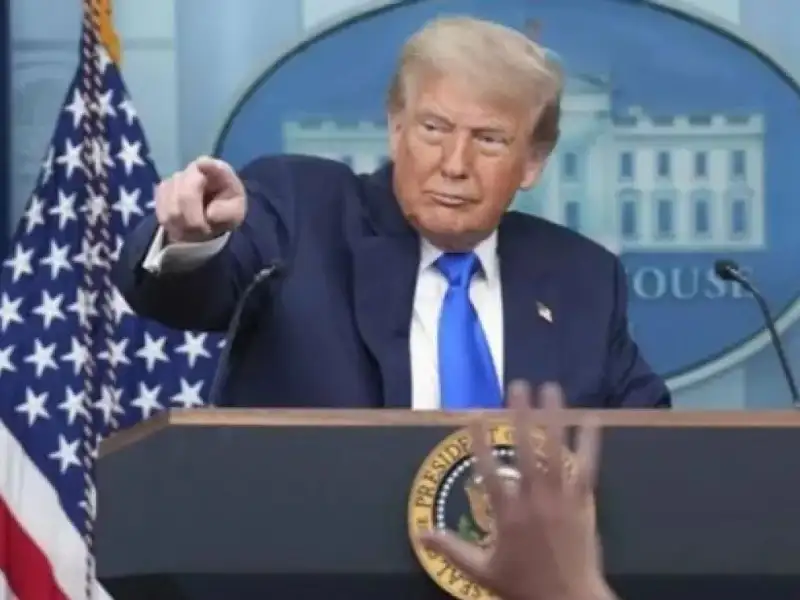 ترمب يعبر أسبوعا استثنائيا بأمل وقف