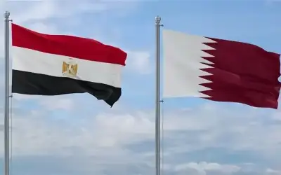 مصر وقطر تبحثان جهود وقف إطلاق