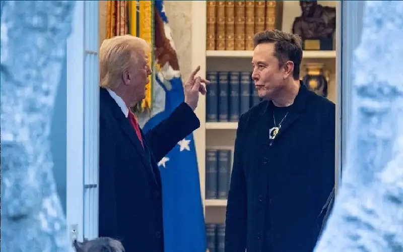 ترامب يهدد بترحيل ماسك.. والملياردير يرد