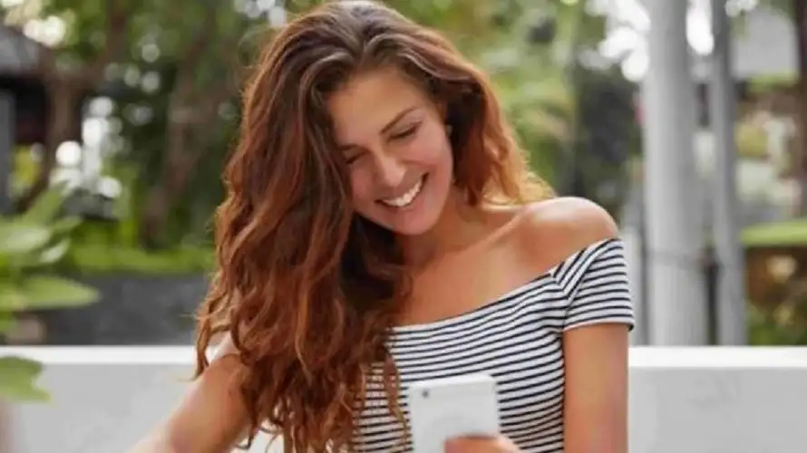 وراء الهاتف الذكي سبب إضافي للذقن