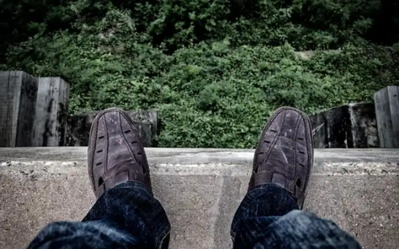 موقف بطولي لرجل أمن يحول دون