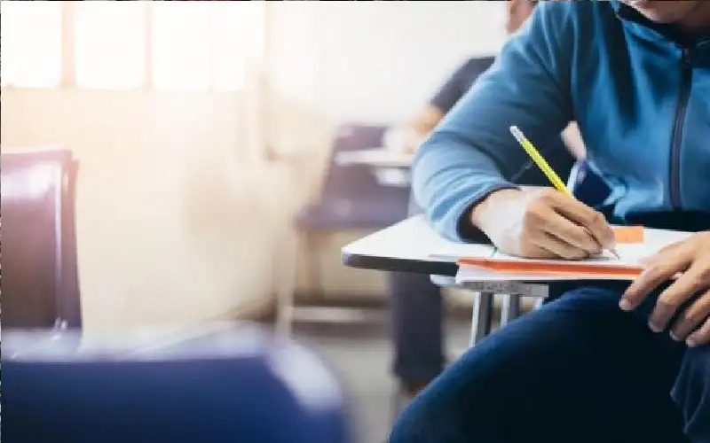 طلبة التوجيهي يبدون ارتياحهم لامتحان الحاسوب