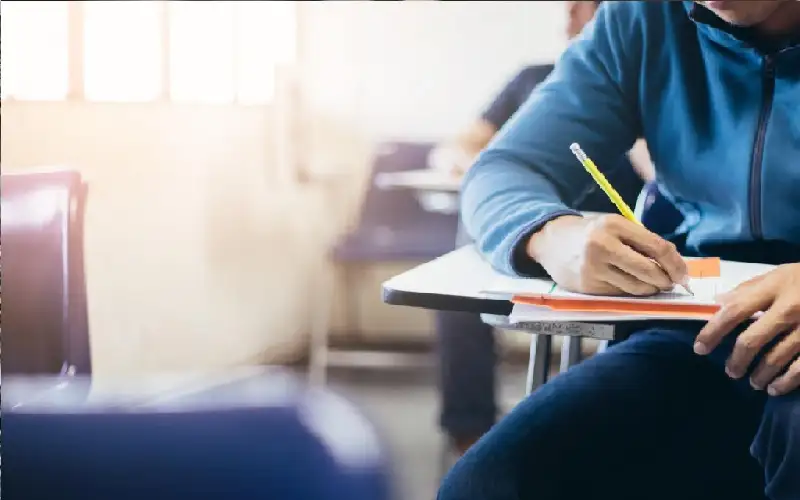 التربية: 706 مخالفات بحق طلبة توجيهي