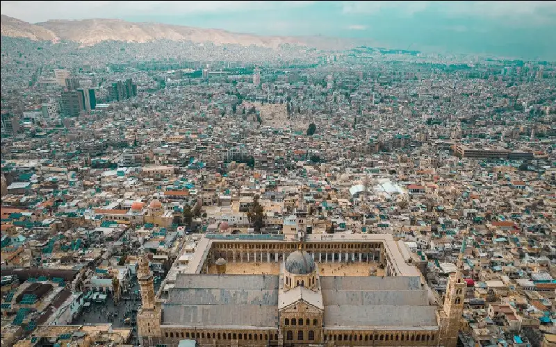 بدء سريان قرار دفع رسوم للدخول