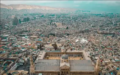 بدء سريان قرار دفع رسوم للدخول
