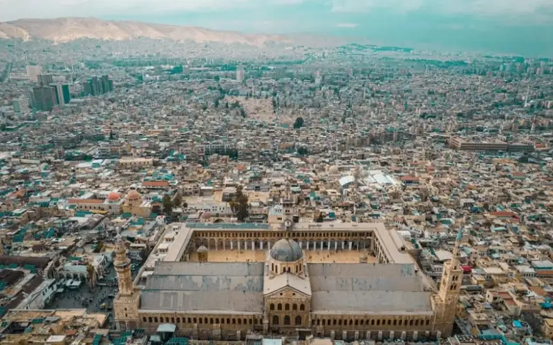 بدء سريان قرار دفع رسوم للدخول