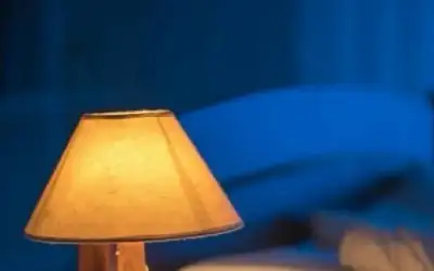 الضوء الساطع ليلا يرتبط بـ 5