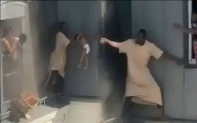 بطل من قلب اللهب.. مهاجر يخاطر
