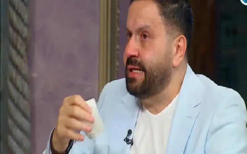 فنان ينهار باكيا: اكتشفت إصابتي بالسرطان