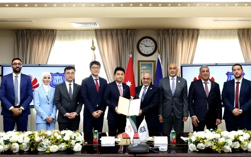 مذكرة تعاون بين عمان الأهلية وهواوي