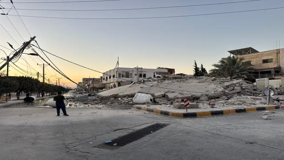 انهيار مبنى في إربد بعد ساعات