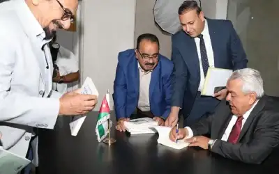 الروابدة يشهر كتابه شذرات من تاريخ