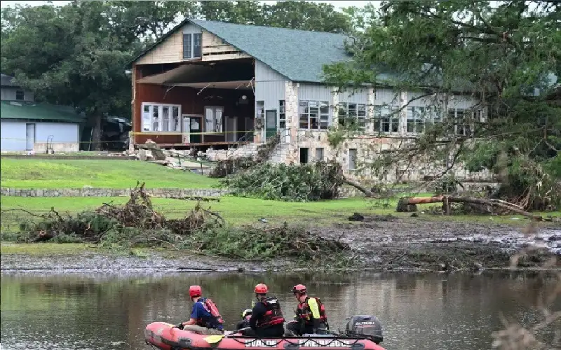 فيضانات تكساس تغضب الأمريكيين.. خراب