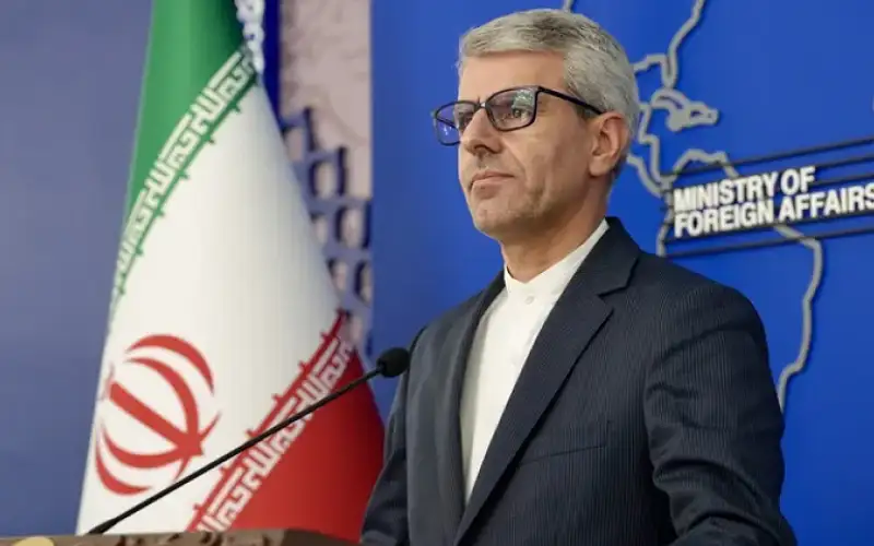 إيران تكشف حقيقة طلب لقاء مع