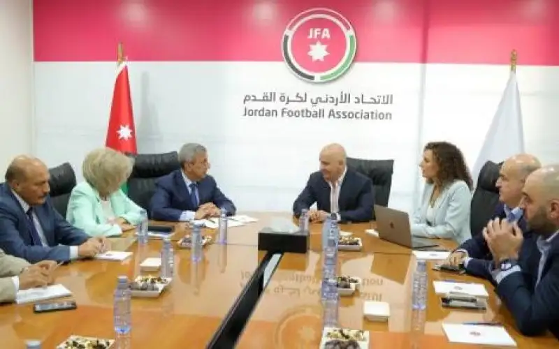 مجلس الأعيان يتبرع بـ 50 ألف