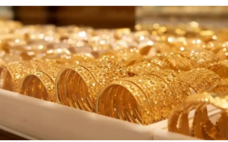 انخفاض أسعار الذهب محليا بمقدار دينار