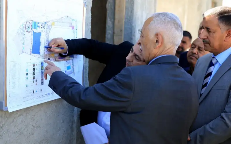 رئيس الديوان الملكي يتفقد مشاريع مبادرات