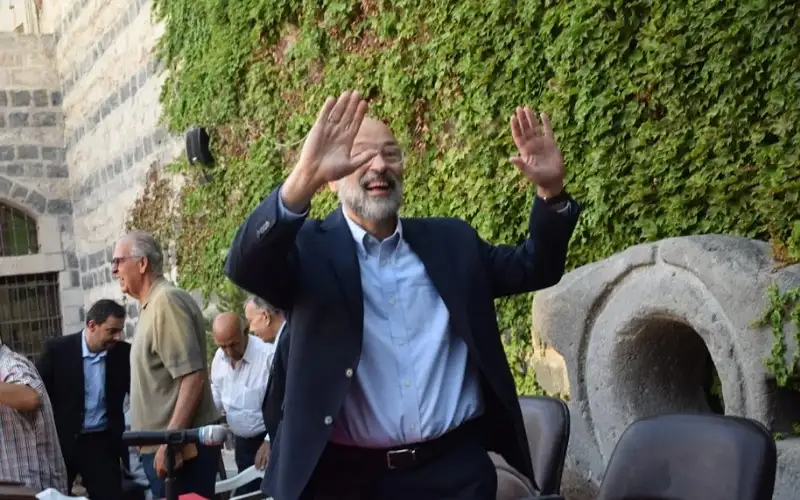 الرزاز من ديوان التل: لا بد