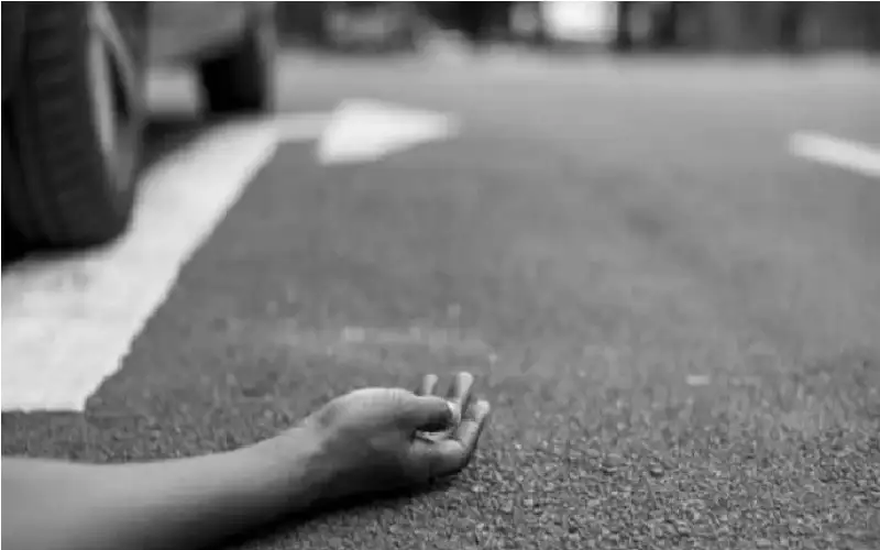 ليلة العمر تتحول لكابوس.. انقلاب سيارة