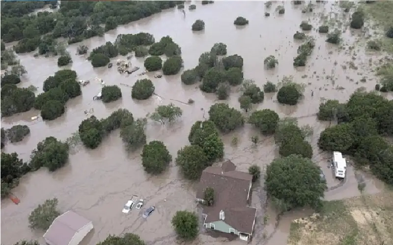 ارتفاع عدد ضحايا فيضانات تكساس إلى