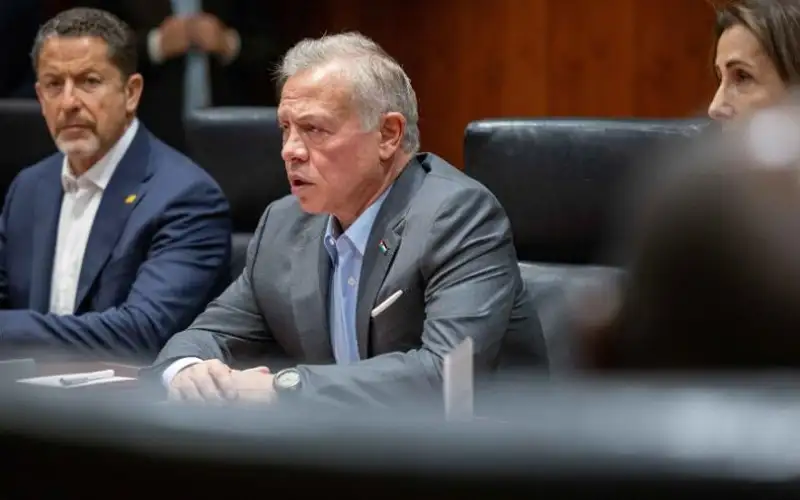 الملك يسلط الضوء على فرص الاستثمار