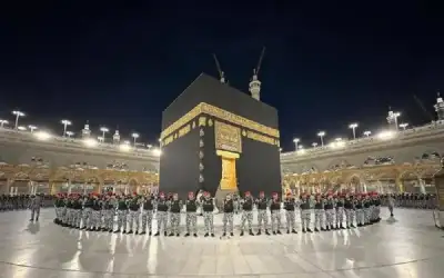بدء مراسم غسل الكعبة المشرفة