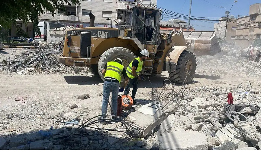 لجنة متخصصة من المهندسين تشرع بدراسة