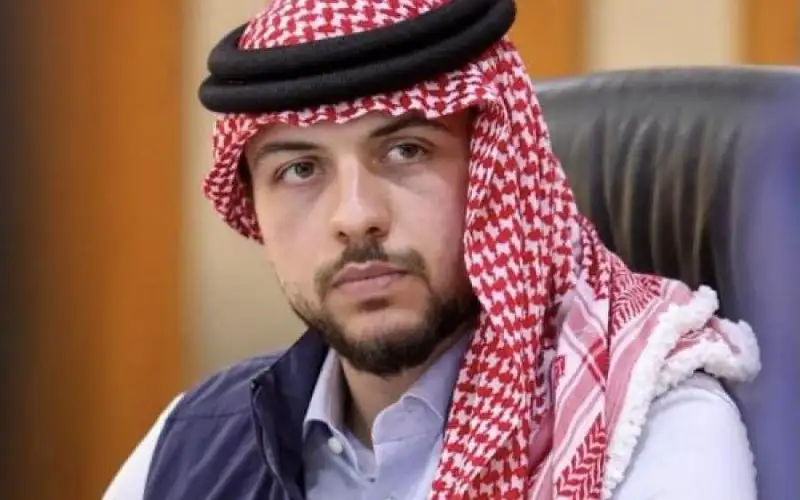 ولي العهد يشيد بجهود الدفاع المدني