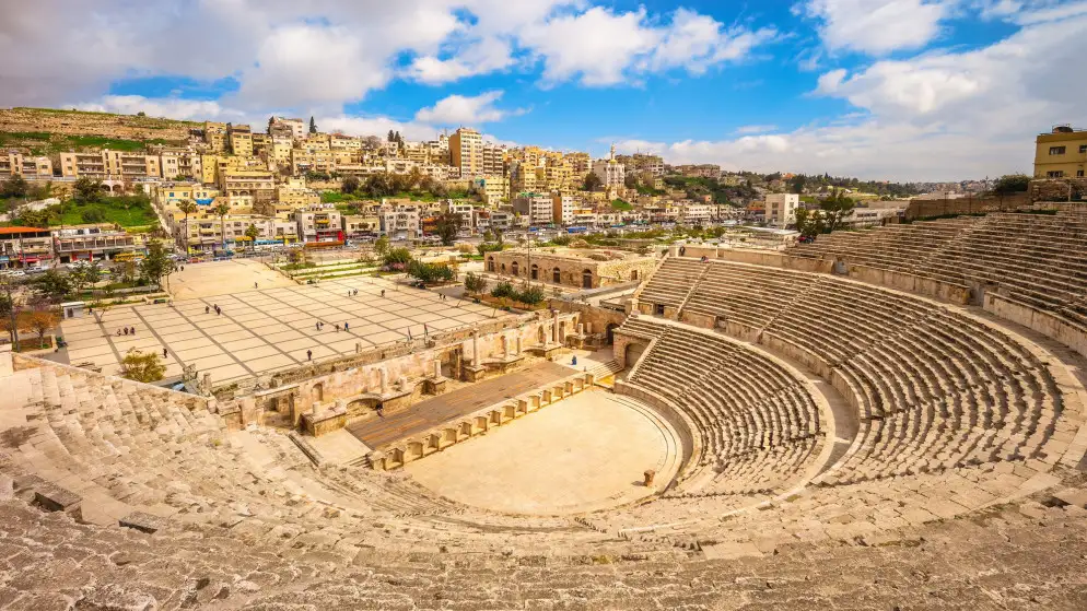 طقس حار في أغلب المناطق السبت