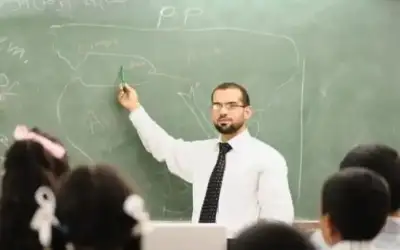 التربية تبدأ بإجراء المقابلات للمرشحين لوظيفة