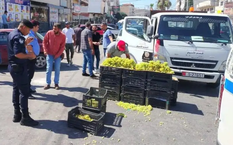 حملة لإزالة البسطات غير المرخصة والاعتداءات