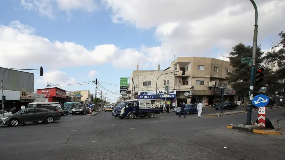 حملة لإزالة البسطات غير المرخصة في