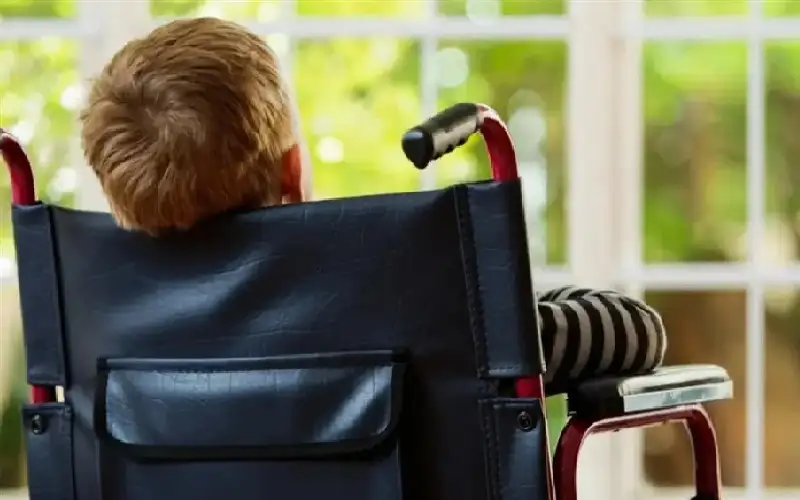 طفل يستعيد قدرته على المشي بفضل