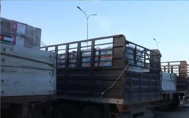 قافلة جديدة.. الأردن يسير 50 شاحنة