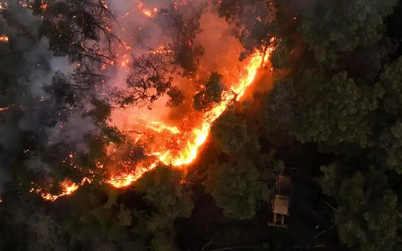 الفريق الأردني لمكافحة حرائق الساحل السوري