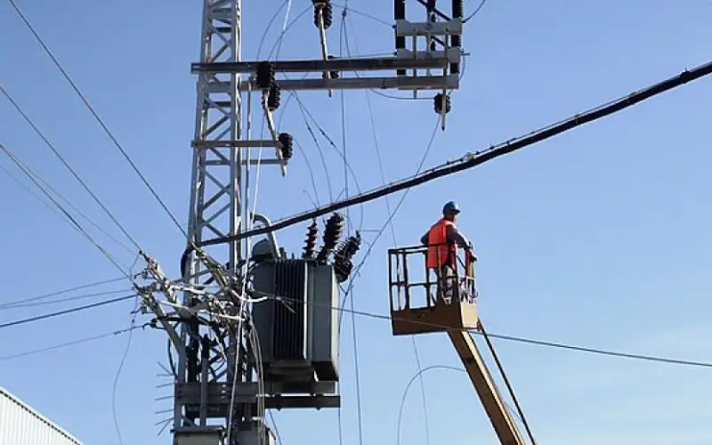 فصل التيار الكهربائي عن مناطق بالأغوار