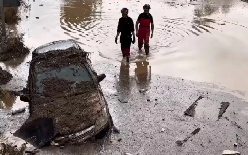 العاصفة دانا تشل الحياة في إسبانيا