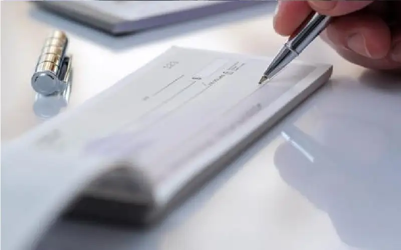 21.3 ألف شيك مرتجع الشهر الماضي