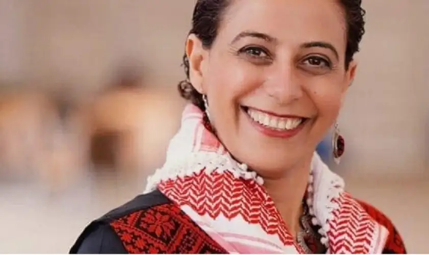 الاعلامية والناشطة كنده علي حتر ،ابنة