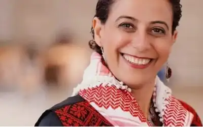 الاعلامية والناشطة كنده علي حتر ،ابنة