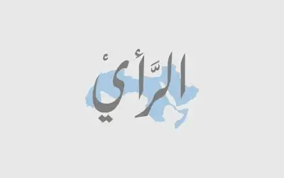 زملاء في الرأي يحتجون على سوء