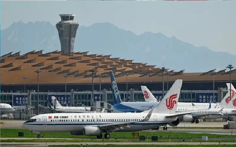 نجاة طائرتين من حادث مروع في